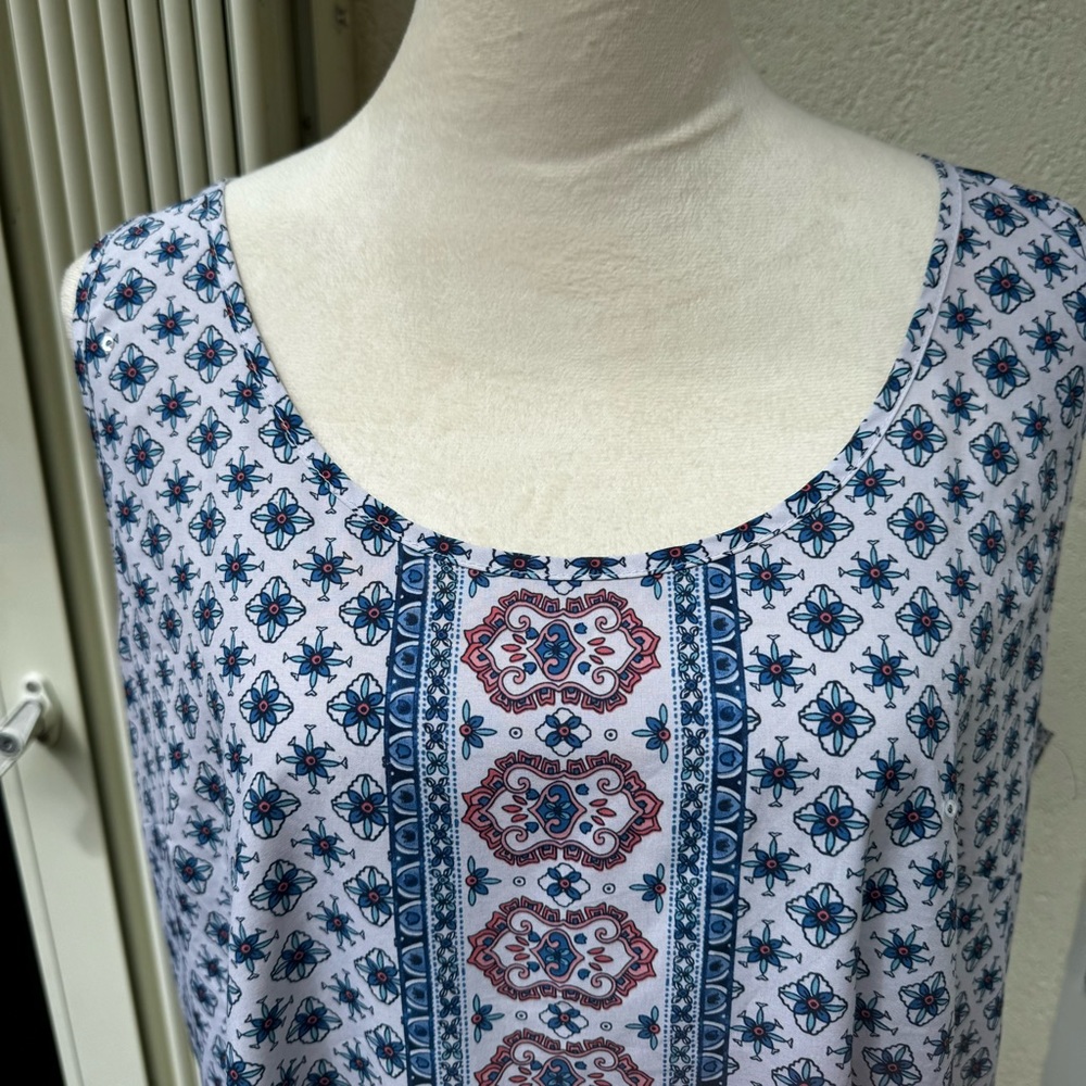 TIME & TRU.‎ Blue medallion print. Sleeveless. Size 2XL. - Picture 2 of 8